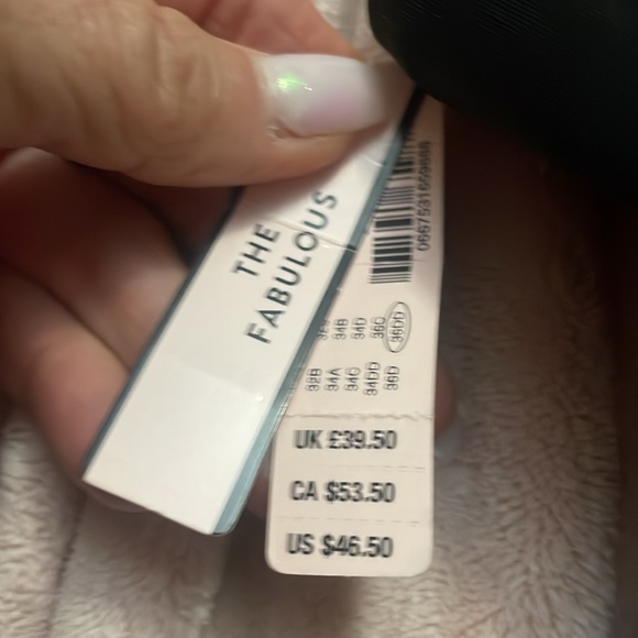 VICTORIA SECRET SWIM TOP 36DD - Picture 4 of 5